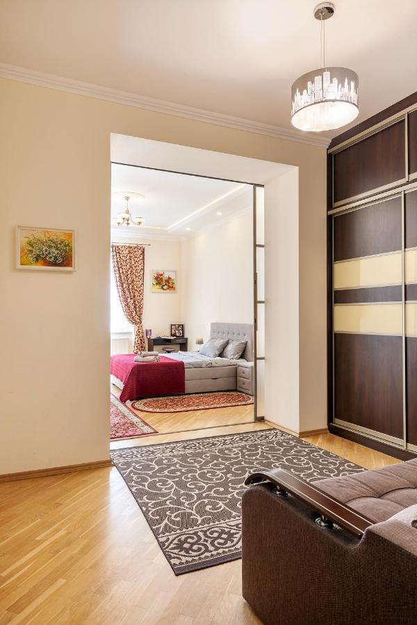 Apartment On Tamanska - Вулиця Дарії Гусяк Lviv Luaran gambar