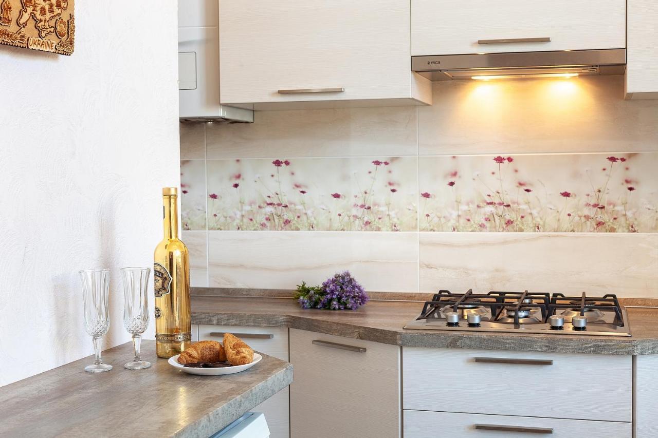 Apartment On Tamanska - Вулиця Дарії Гусяк Lviv Luaran gambar