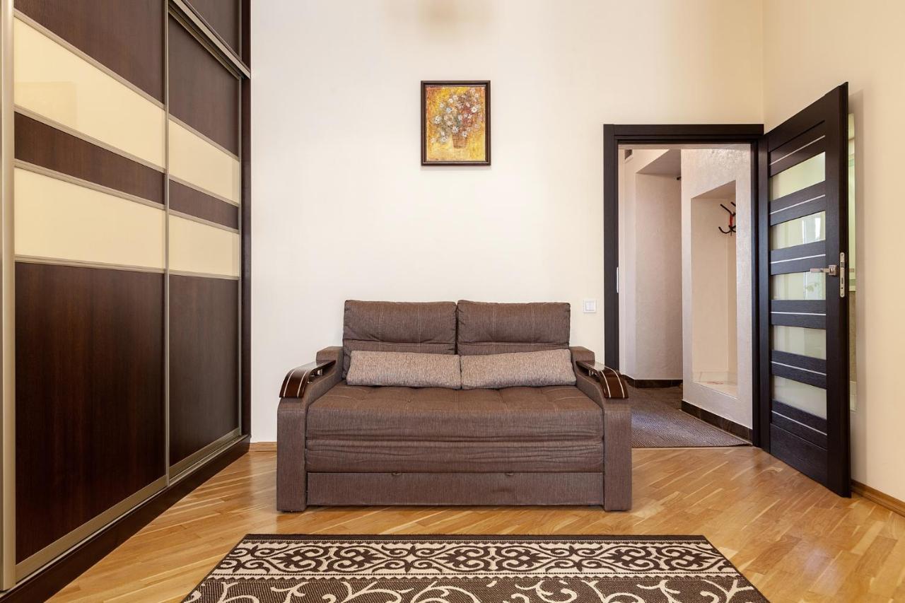 Apartment On Tamanska - Вулиця Дарії Гусяк Lviv Luaran gambar